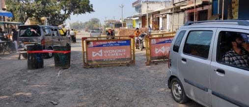 Traffic closed for one month on Kailora-Sasni road