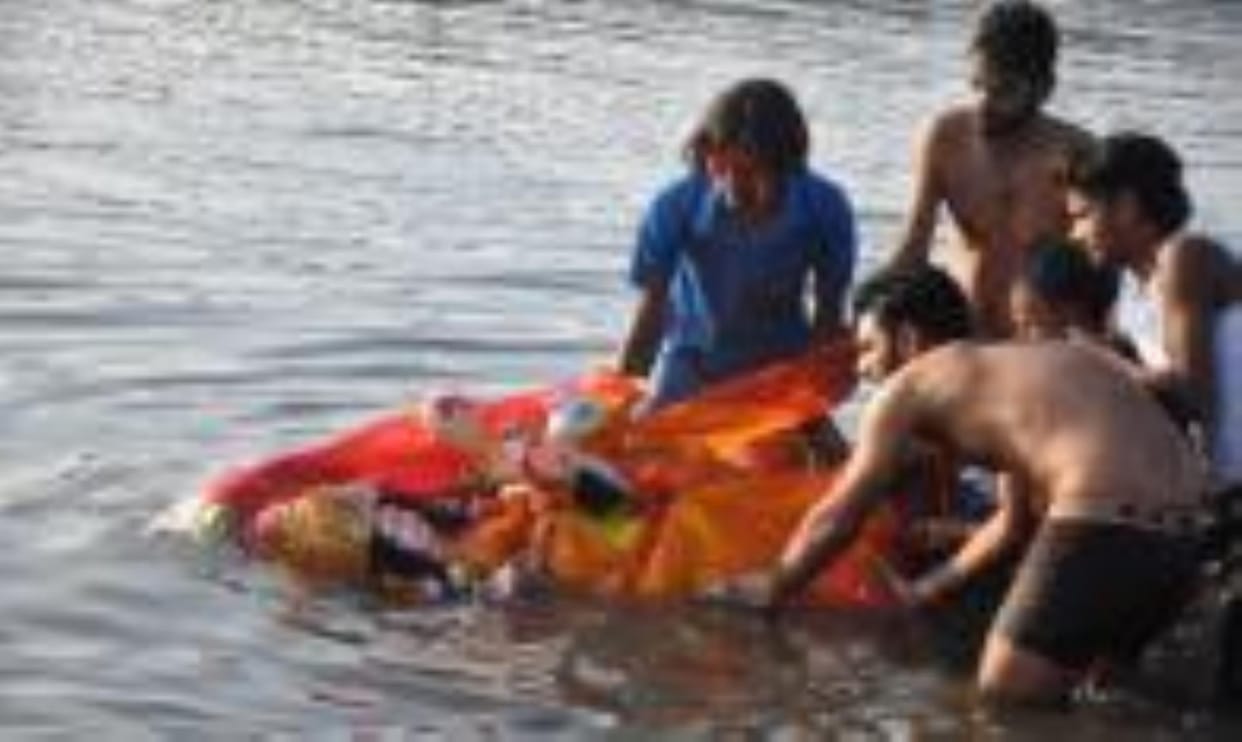 Echoing praises of Maa Sharda, idols were immersed