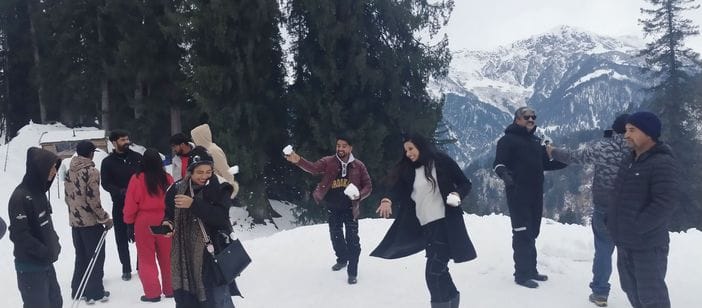 500 tourists are reaching Anjani Mahadev every day to see the snow.
