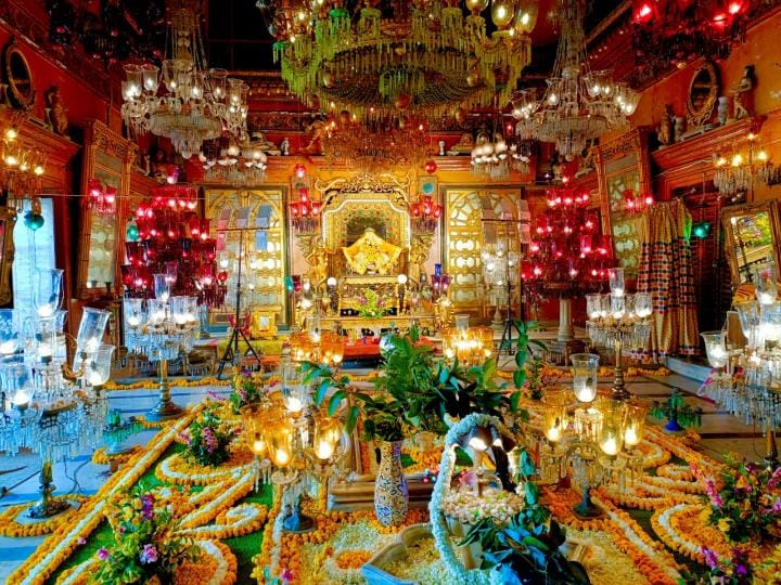 khula praacheen vasantee kamara, shreejee ne die darshan