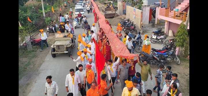 नर्मदा जयंती पर चुनरी यात्रा निकाली