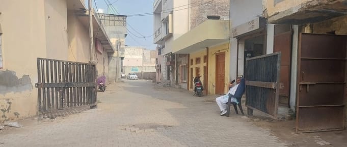 Broken gates of cotton market should be repaired, destitute animals will get relief