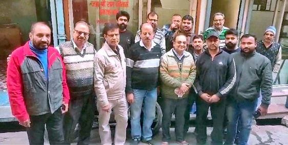 Troubled by the broken lanes in Sunar Market, shopkeepers raised slogans