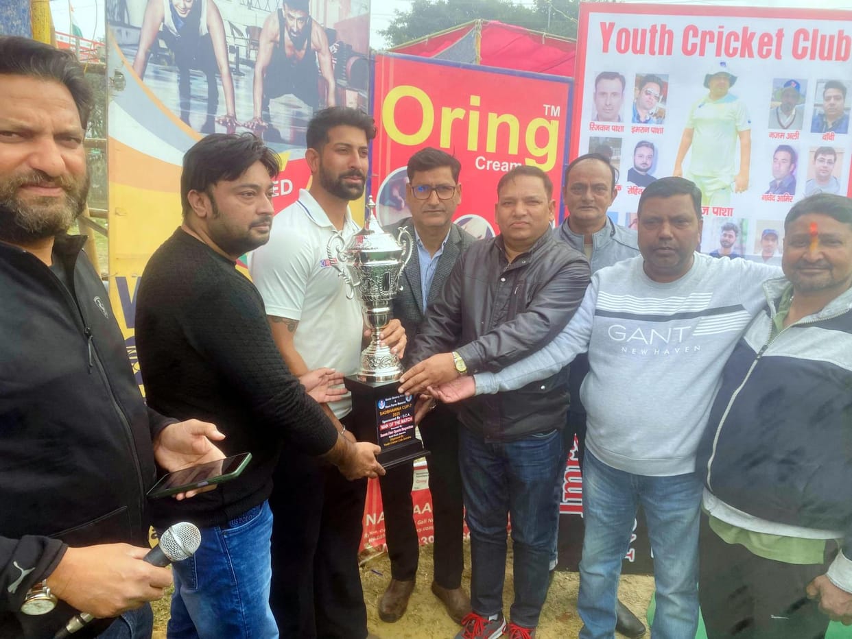 Friends XI Cricket Club Delhi team won the second quarter final by 5 wickets