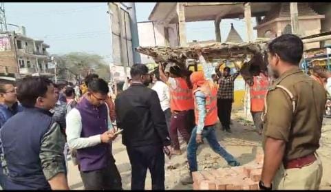 Bulldozer roared on encroachment