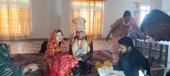 Surendra of Hamirpur fell in love with a girl from Dubai