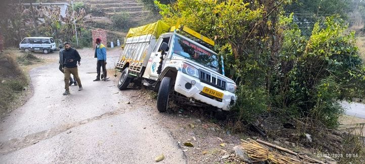 Pickup accident on Baijnath-Kandapatan road