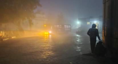 UP: Fog and melting snow affect 48 districts, government issues alert; school holidays extended until 27th