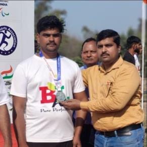 Mohit got third place in shot put