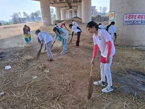 Made aware about cleanliness, gave message of de-addiction