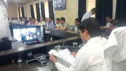 Problems resolved by connecting officials absent from the public hearing to the Zoom app