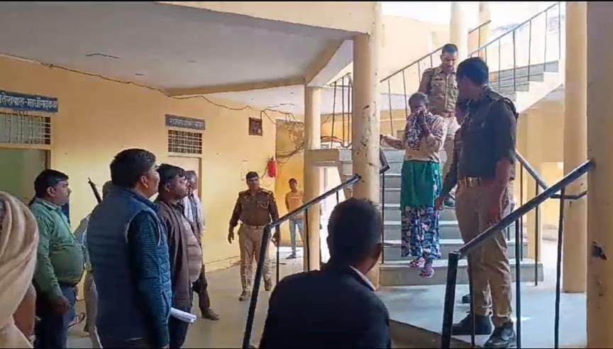 The woman threatened to jump from the roof of the tehsil