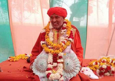 Ajitanand Giri became a Naga saint by taking 101 dips on the banks of the Ganges