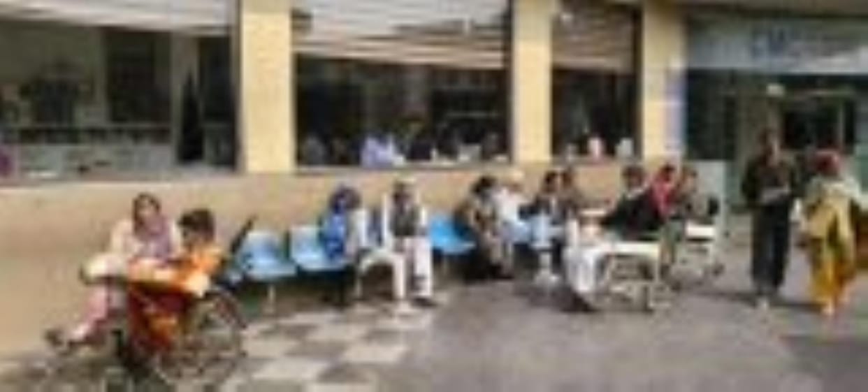 Patients kept suffering from pain, attendants kept struggling, Ayushman card holders kept wandering in private hospitals.
