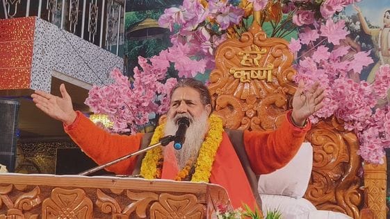 Vaishnav saints performed sankirtan in Radha-Krishna temple