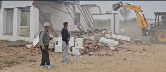 JCB runs along the bypass, illegal colonies demolished