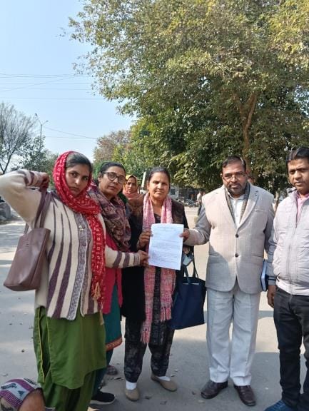 Mid-day meal workers demonstrated for their demands, submitted memorandum