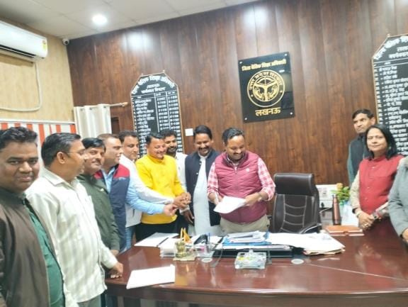 Strict action on not becoming Aapdar, salaries of teachers and employees stopped