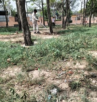 A park was built in the ward, but the streets in many colonies are still unpaved.