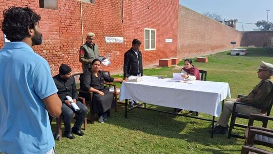 Order to acquit seven prisoners from the district jail