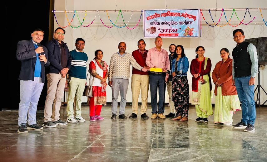 Yashika and Anshu won in Haryanvi dance