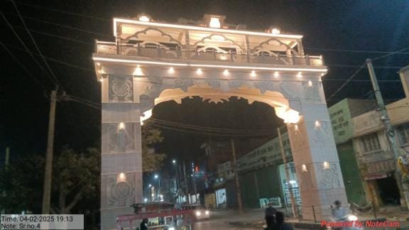 Toran gate built on the lines of Khatu near Shri Shyam Temple, becomes center of attraction for Shyam devotees.