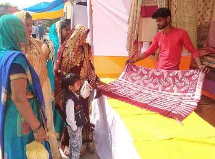 Gandhi craft fair is becoming the center of attraction, enthusiasm is visible among the local people