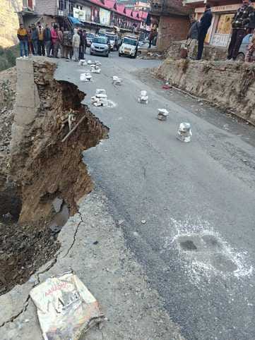 Road caved in Khaltu drain, ten villages of Kotkhai cut off from headquarters