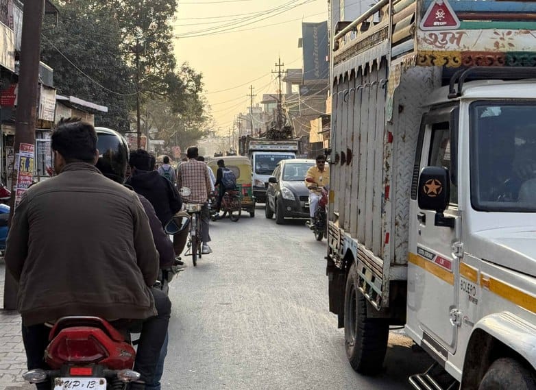 Jam in Khurja Nagar due to pressure of vehicles