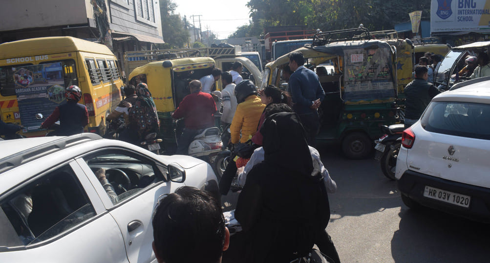 Jam at every intersection in the city, citizens worried