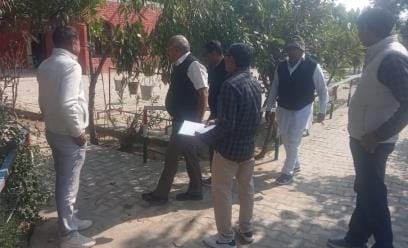 SDM visited Gopalwas School and took stock of the cleanliness system.
