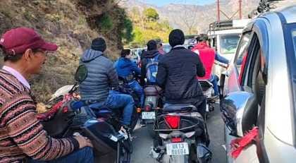 Devotees faced the jam, MLAs also became common