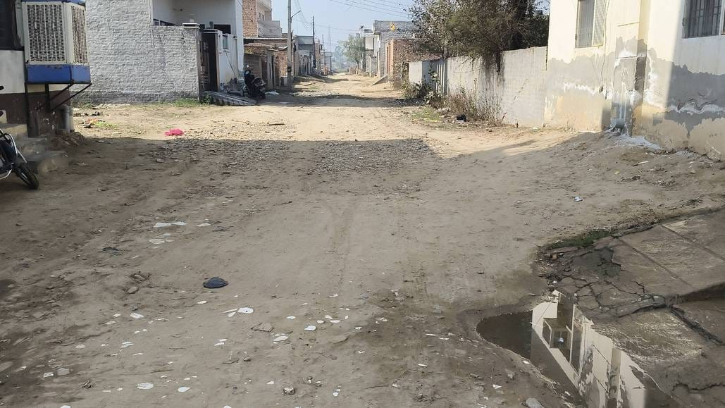 Pipeline laid for sewerage and drinking water supply in Ward 1, abuses still raw