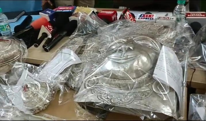 आरोपियों के कब्जे से जप्त किया गया सामान