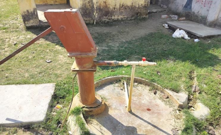 Drinking the budget in vain, water is not coming from hand pumps