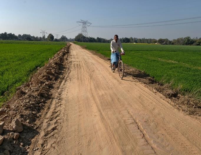 Now the days of unpaved roads will end, paved roads will be built with Rs 7 crores