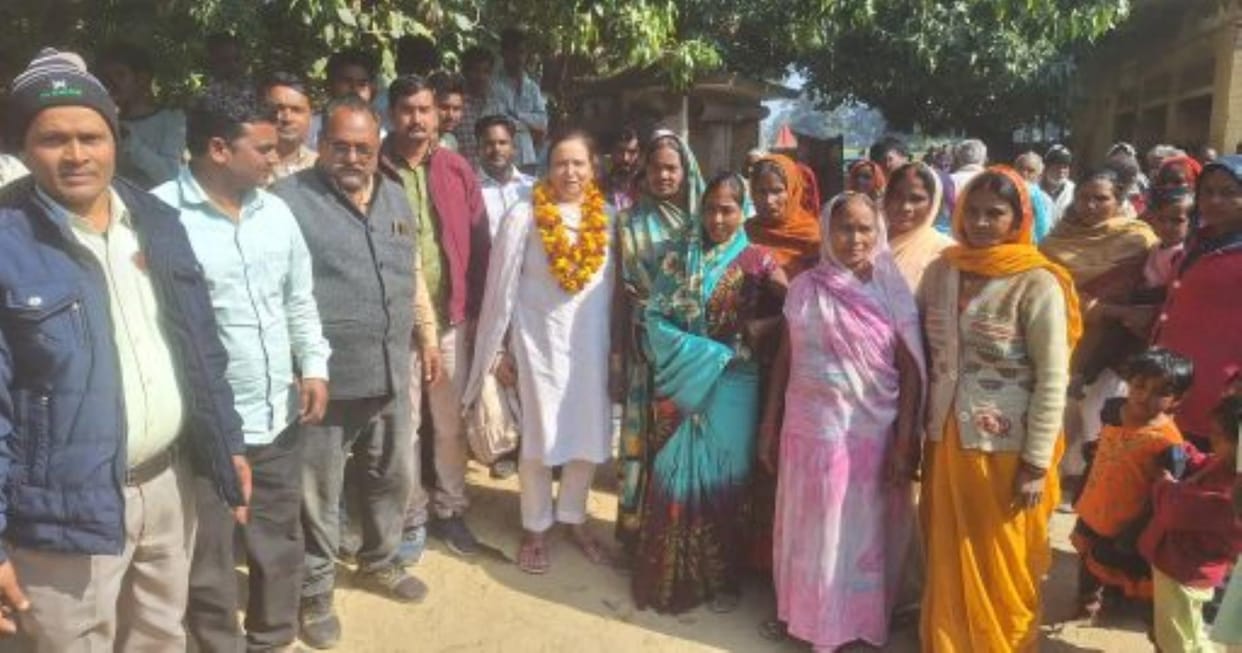 Sarita came to Narharpur from Fiji to meet her loved ones