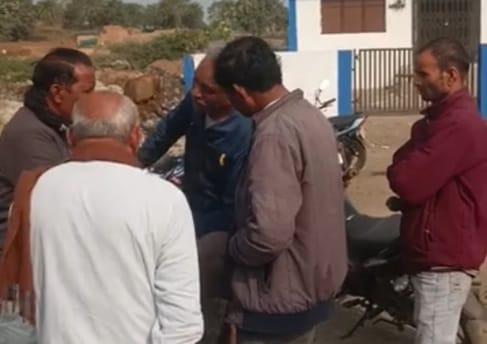 Sehore: Dead body of a young man found under Parvati bridge, family members suspected murder