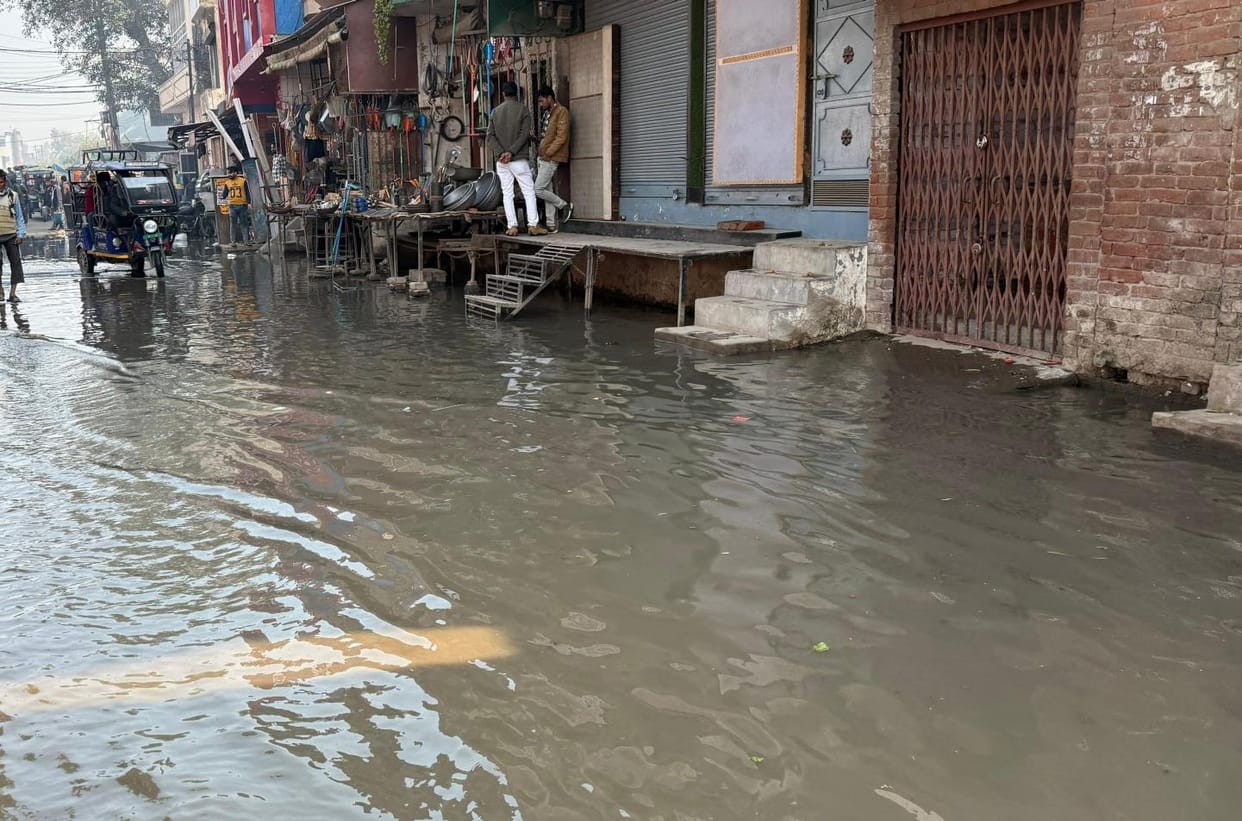 Notice to contractor in case of waterlogging