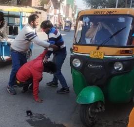 Tempo drivers fight over picking up passengers