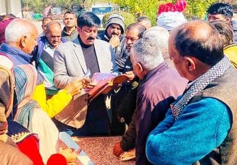 The condition of unpaved roads and roads is not good, representatives should take responsibility: Vivek