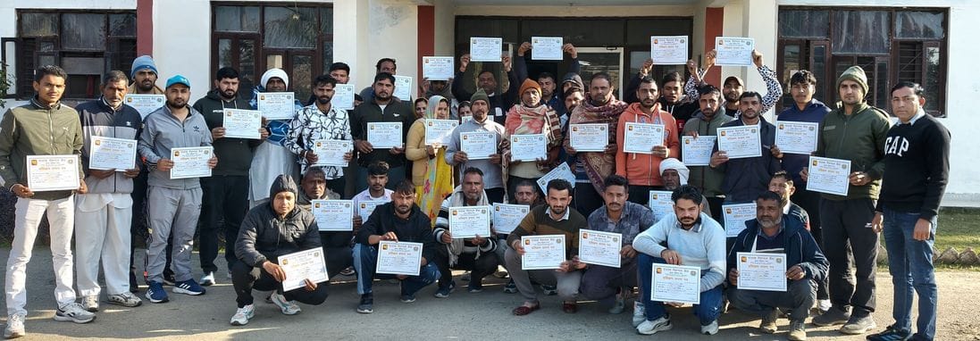 Punjab National Bank Farmers Training Center Sacha Kheda provided training on beekeeping.