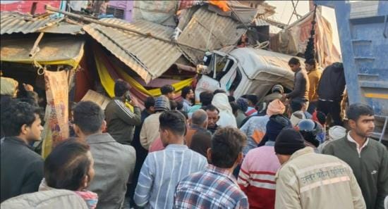 Helper was driving a dumper, died in an accident