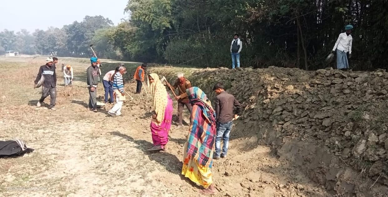 Village Panchayat Secretary trapped in MNREGA embezzlement