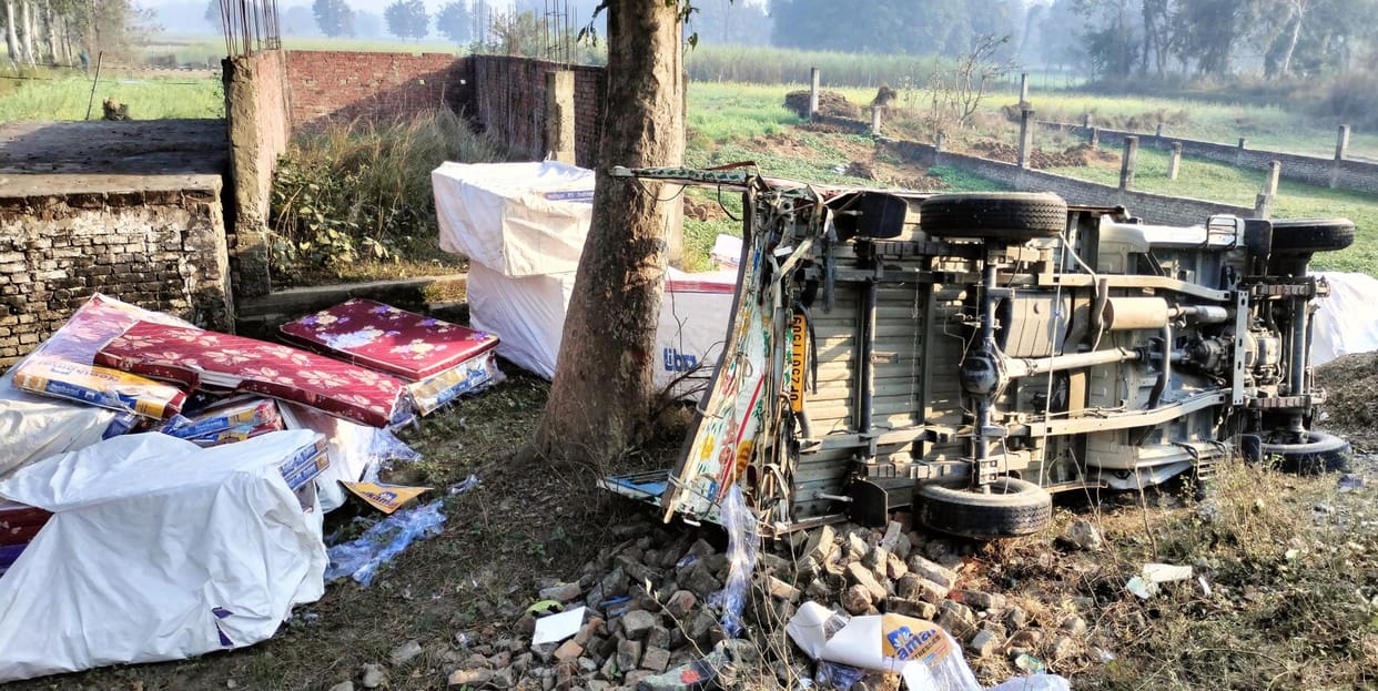 DCM and pickup collided while overtaking, two died
