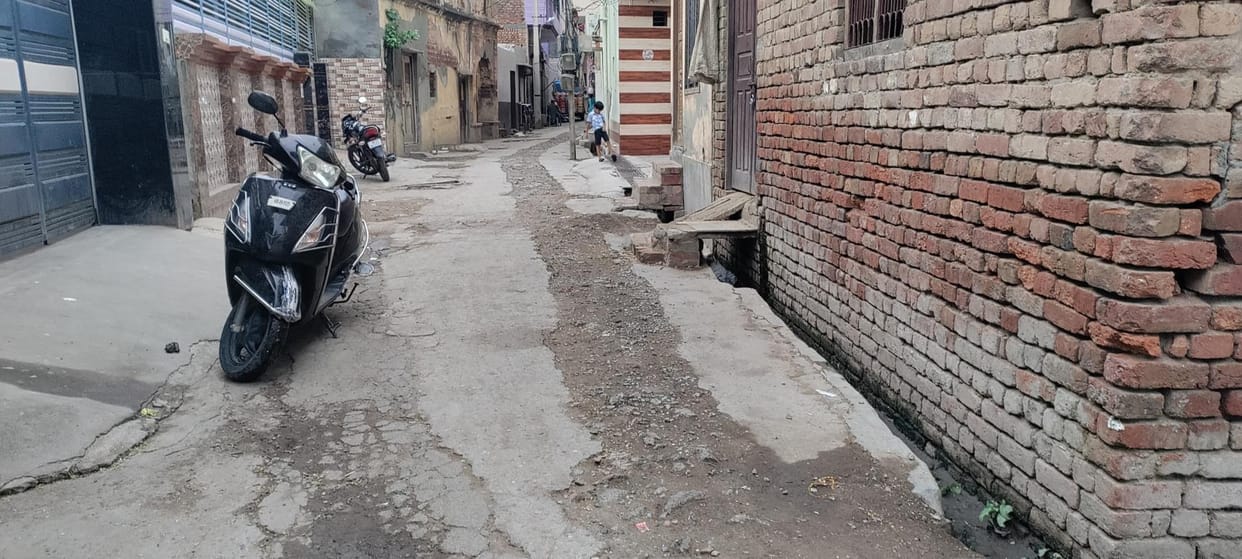 Pipes did not arrive even after tender allotment, work of laying the line stuck
