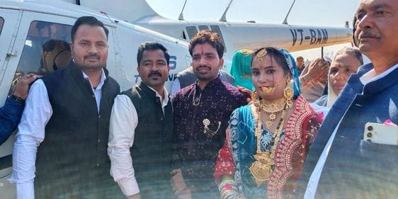 He came from Etah by helicopter to give his first farewell