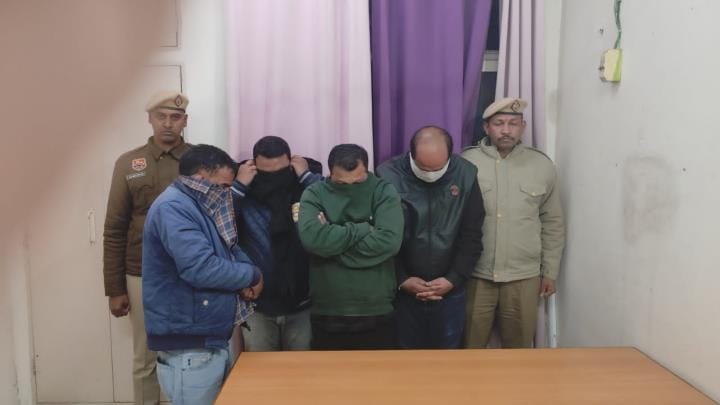 Lotus Spa located in Sector-2 raided, four arrested including the owner, six girls rescued