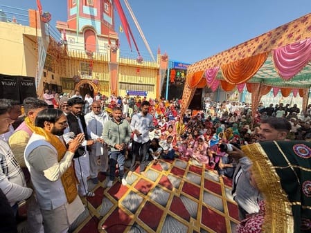 A person should follow the righteous path in life: Devendra Attri