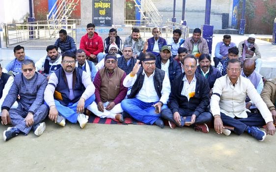 Congressmen staged a sit-in protest against inhumane treatment of NRIs
